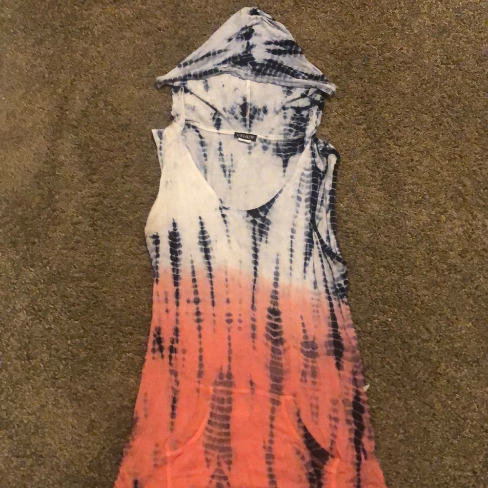 Women’s tie-dye hooded tank top